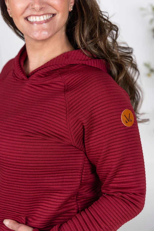 Michelle Mae &quot;Tatum&quot; Textured Pullover Hoodie - Burgundy