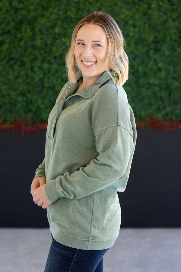 ***PRE-ORDER*** Michelle Mae "Jesse" Vintage Wash Snap Pullover - Olive