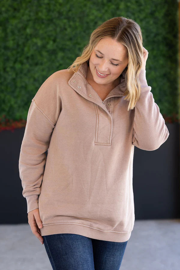 ***PRE-ORDER*** Michelle Mae "Jesse" Vintage Wash Snap Pullover - Tan