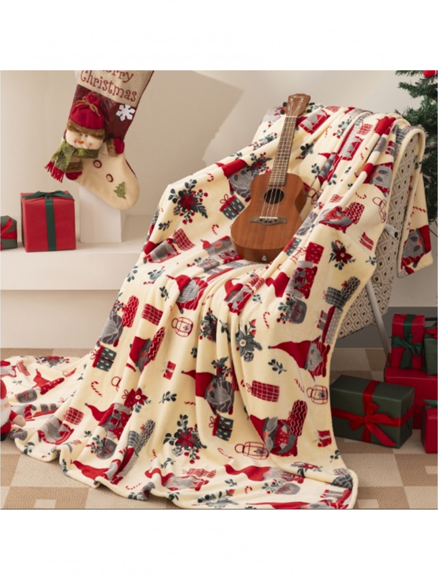 Double Sided Holiday Flannel Blanket - Cream Gnomes