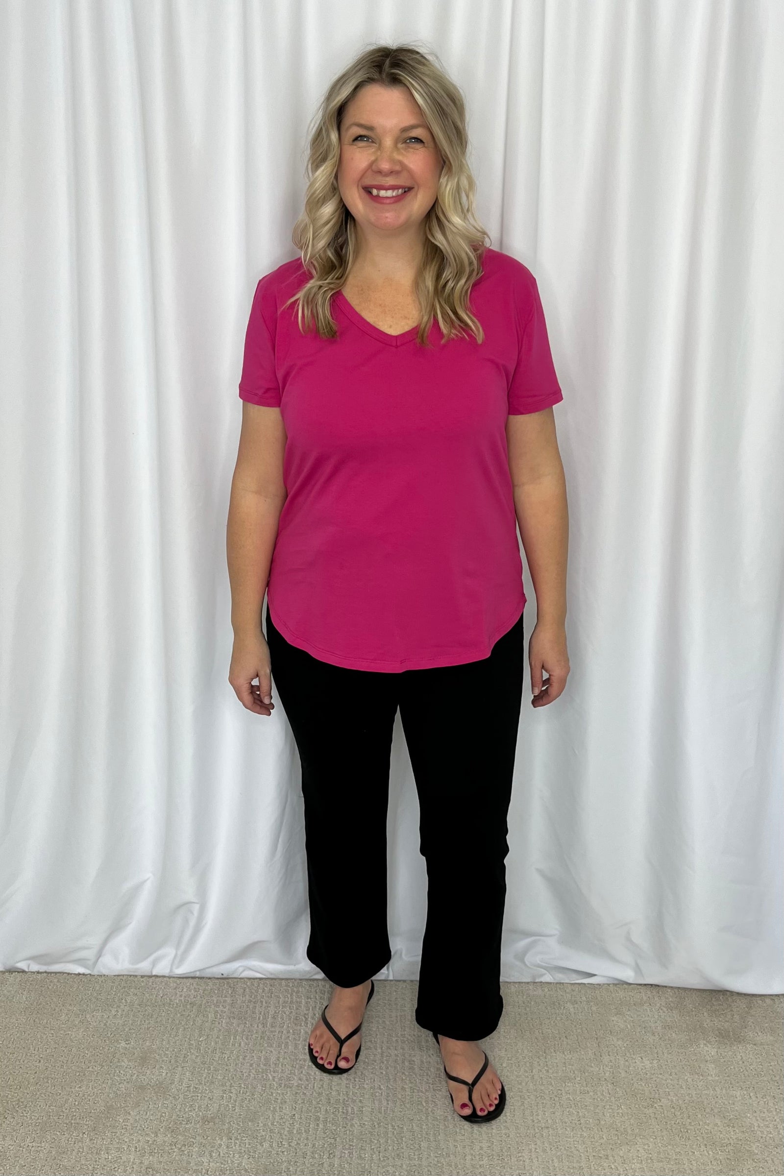 Avalyn V-Neck Tee -Fuchsia