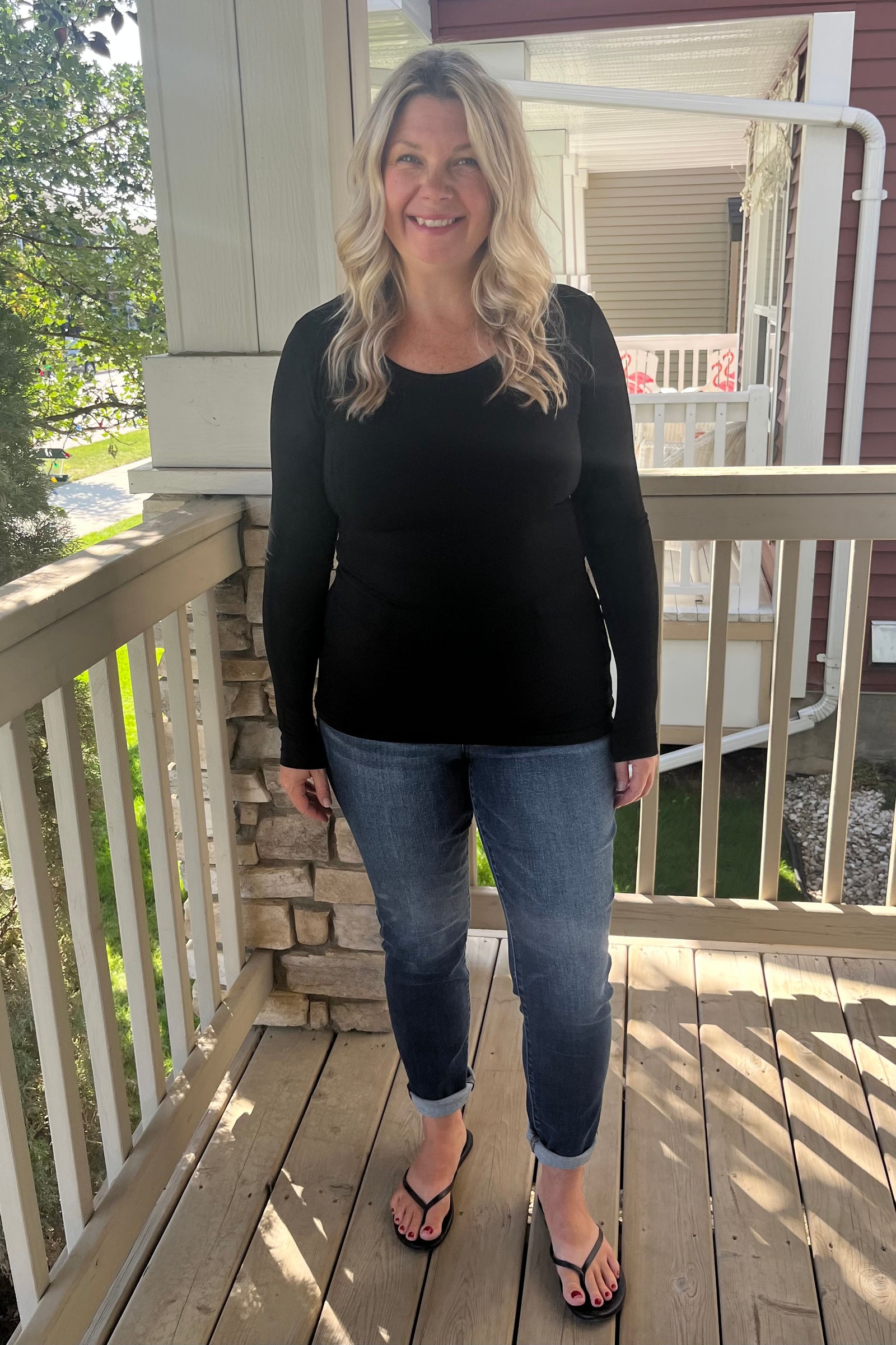 C'est Moi "Bamboo Long Sleeve Scoop Neck Top" - Black