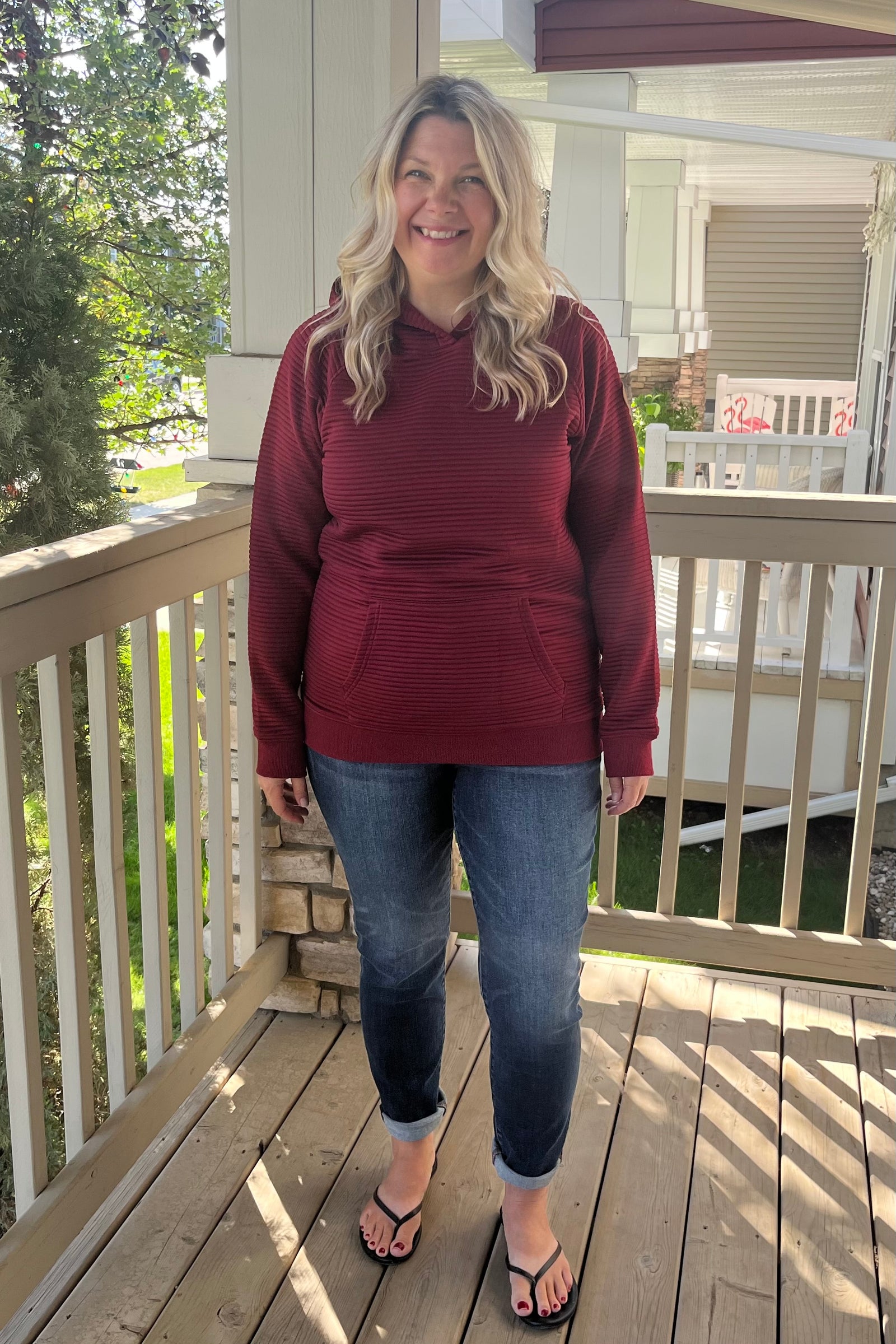 Michelle Mae "Tatum" Textured Pullover Hoodie - Burgundy