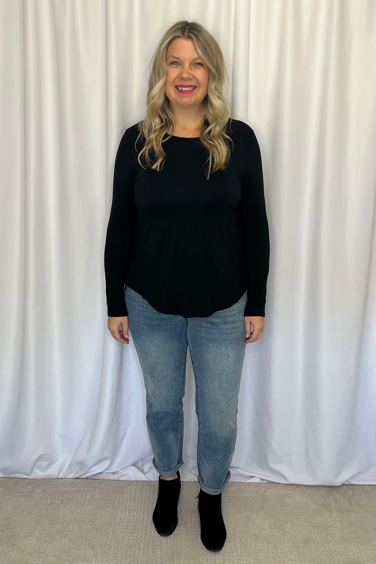 Abby Round Hem Long Sleeve Top - Black