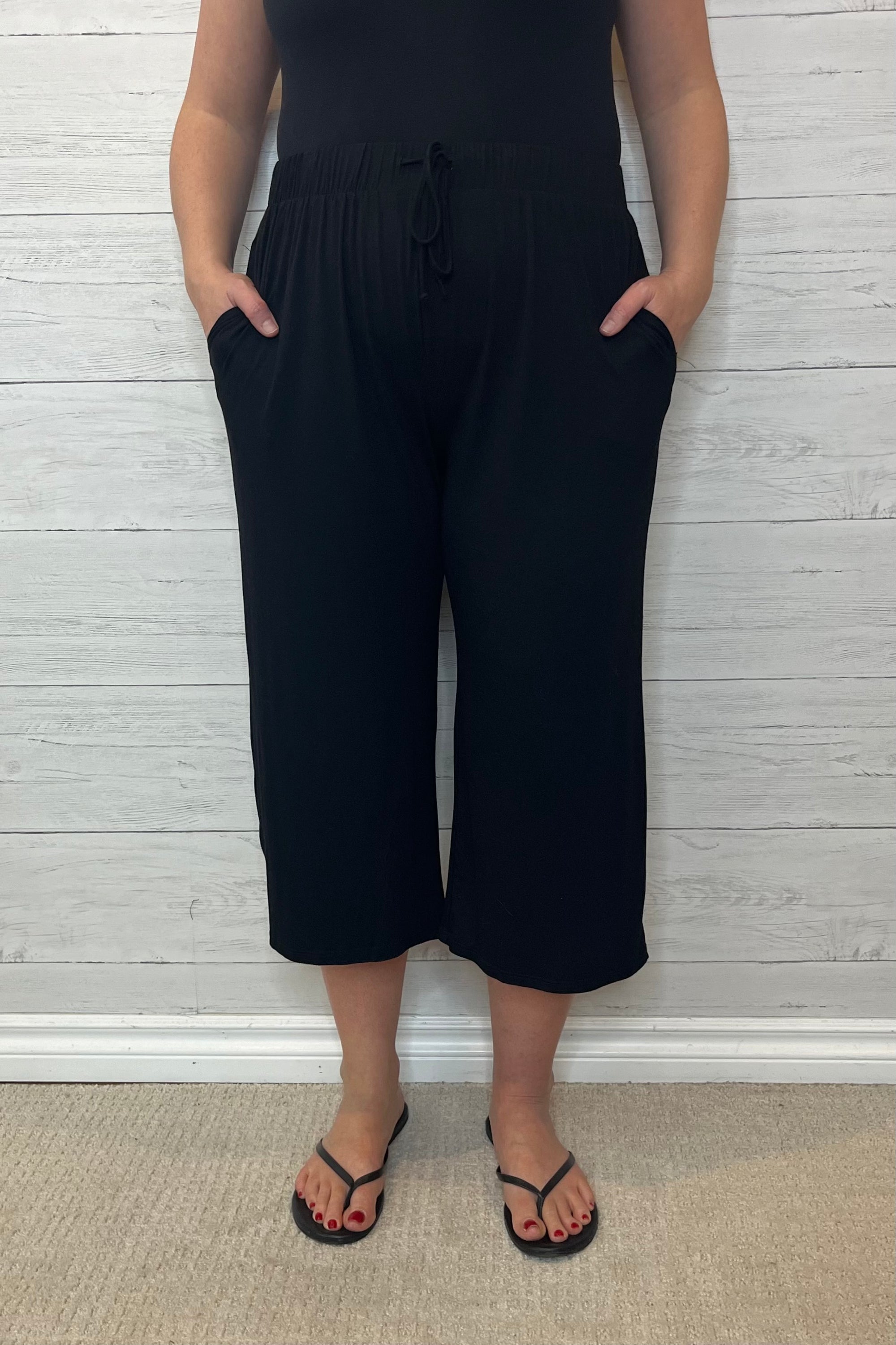 Beth Wide Leg Cropped Pant - Black (SIGN UP FOR RESTOCK NOTIFICATION)
