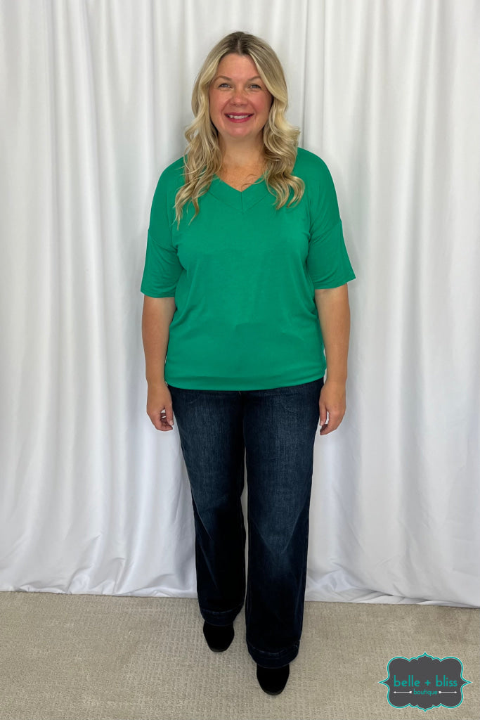 Andie Essential Top - Kelly Green Tops & Sweaters